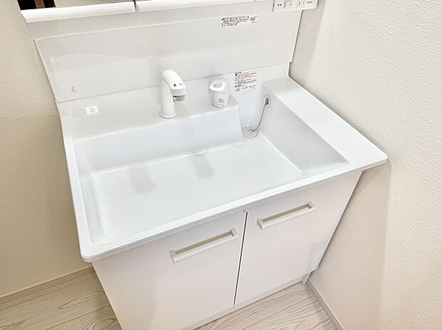 【ハンドシャワー付洗面台】■手洗いや顔を洗う時も快適に使える便利なシャワー