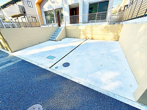 【駐車場】■カースペース有