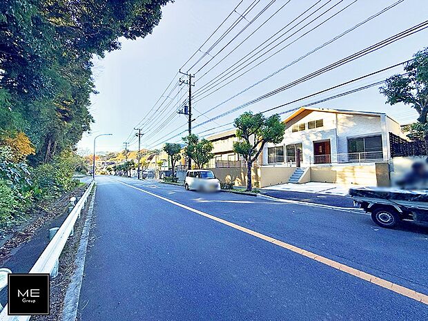 【前面道路含む現地写真】■ 帰るたびにホッとする、安心感のある佇まい