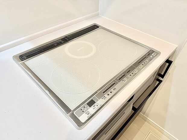 【IHクッキングヒーター】■お手入れが楽なIHクッキングヒーターです♪