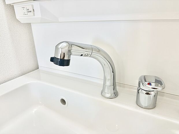 【ハンドシャワー付洗面台】■手洗いや顔を洗う時も快適に使える便利なシャワー