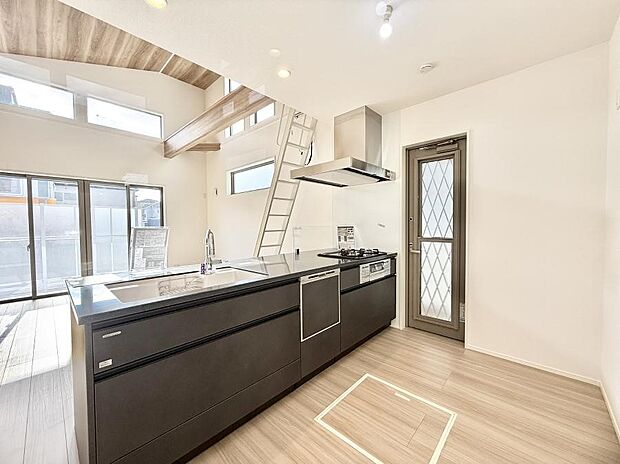 【ダイニングキッチン】■おしゃれで実用的、心ときめくキッチンデザイン