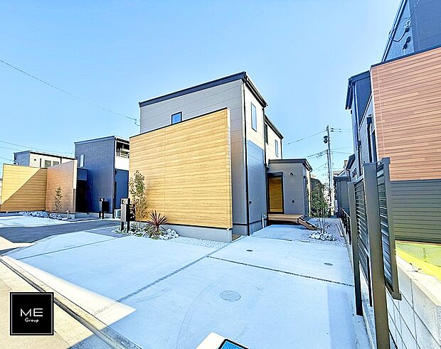 【現地外観写真】■天気の良い日はウッドデッキでのんびり日向ぼっこ  