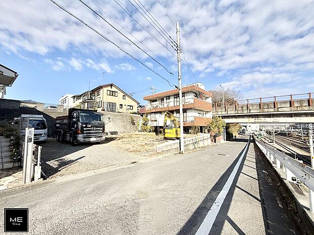 【前面道路含む現地写真】■新しい住まい、街の新しい風景