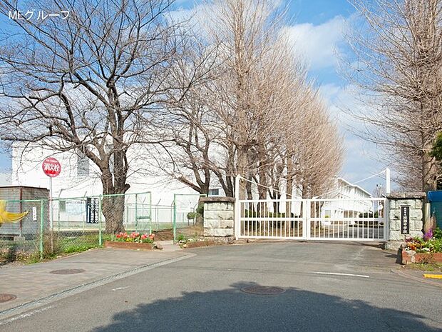 綾瀬市立綾瀬中学校（約1,100m・徒歩14分）