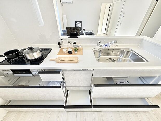 【キッチン】■美味しい時間が生まれる、笑顔あふれるキッチン