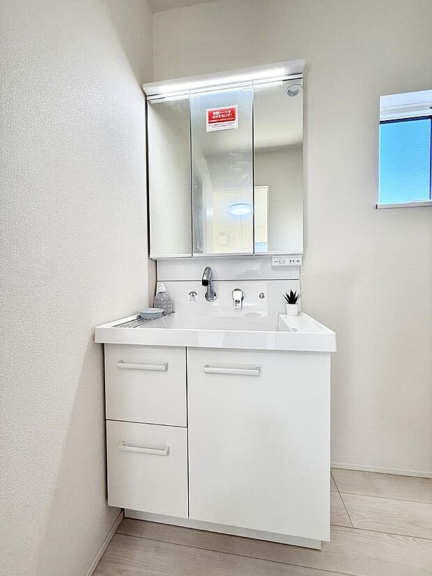 【洗面台・洗面所】■家族みんなが使いやすい配置です