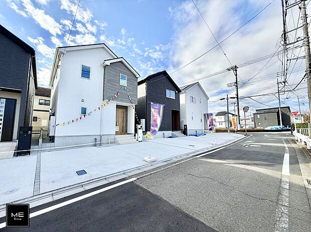 【前面道路含む現地写真】■優雅なラインが、毎日を引き立てます