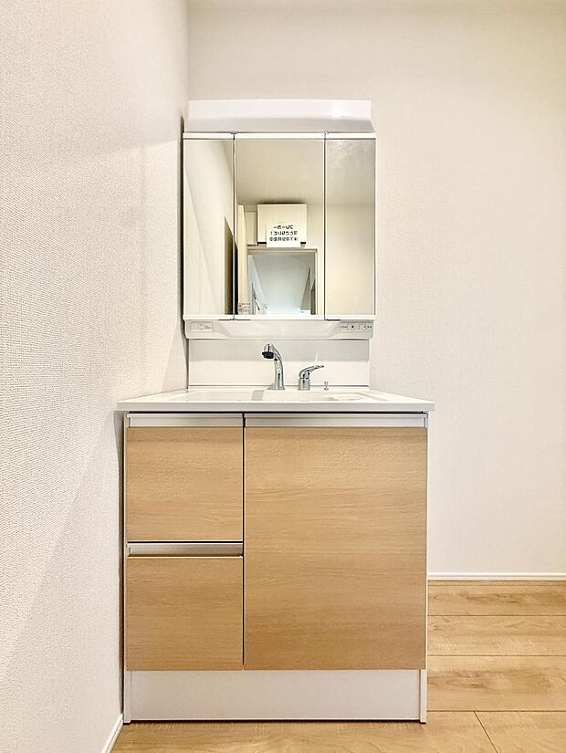 【洗面台・洗面所】■家族みんなが使いやすい配置です