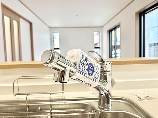 【浄水器】■清潔でおいしい水を手軽に供給してくれます