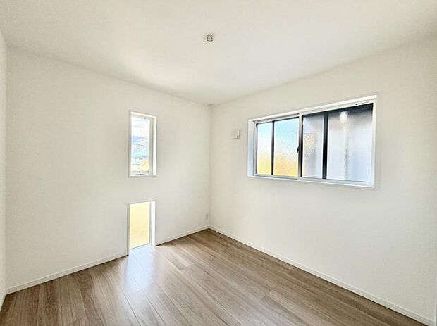 【リビング以外の居室】■落ち着いた雰囲気のお部屋で心が安らぐ空間