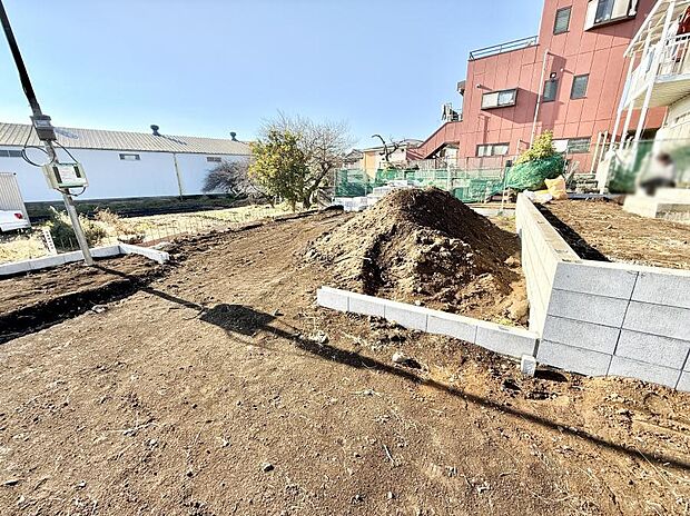 【現地外観写真】■暮らしを彩る充実した設備仕様が備わった住まい