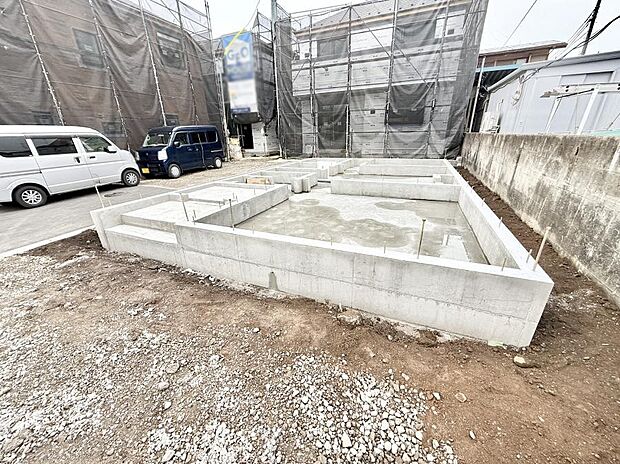 【現地外観写真】■暮らしを彩る充実した設備仕様が備わった住まい