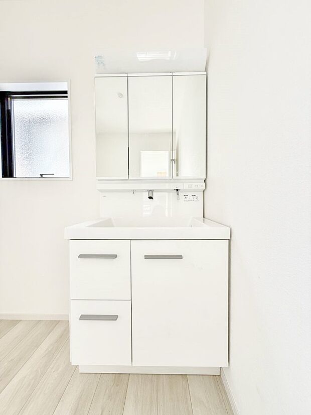 【洗面台・洗面所】■朝の準備がスムーズにできる広さです