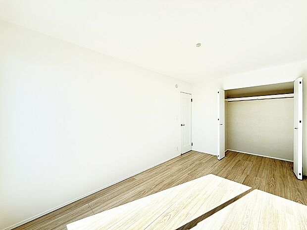 【リビング以外の居室】■シンプルで使いやすい空間がスッキリ感じられます