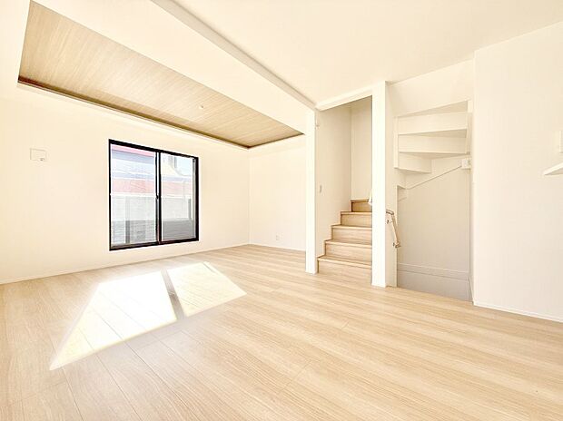 【ダイニング】■温もりを感じる、居心地のいいリビング