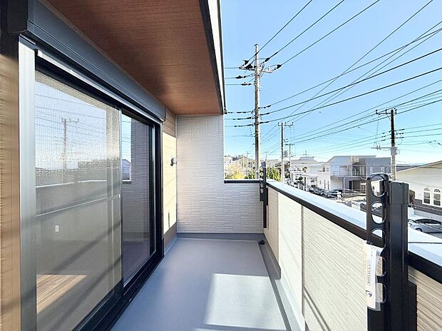 【バルコニー】■ 自然を身近に感じる、開放的なバルコニー