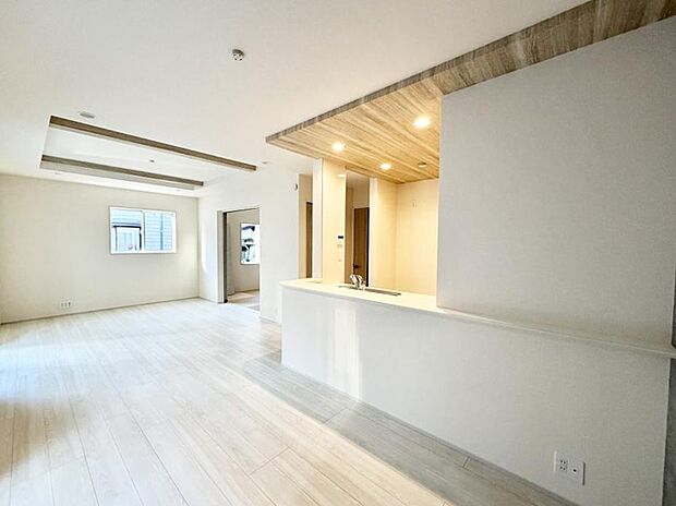 【リビングダイニング】■シンプルだけど贅沢、大切な人と過ごす心がほどける空間