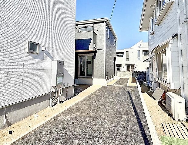 【現地外観写真】■家族の思い出が育つ住まいです