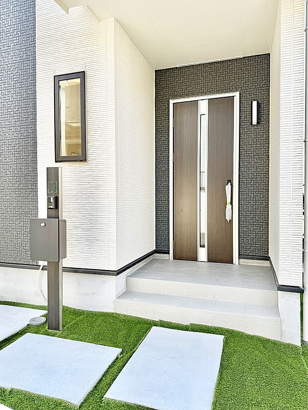 【玄関】玄関はお家の顔!おしゃれな玄関アプローチでお客様をお迎え!