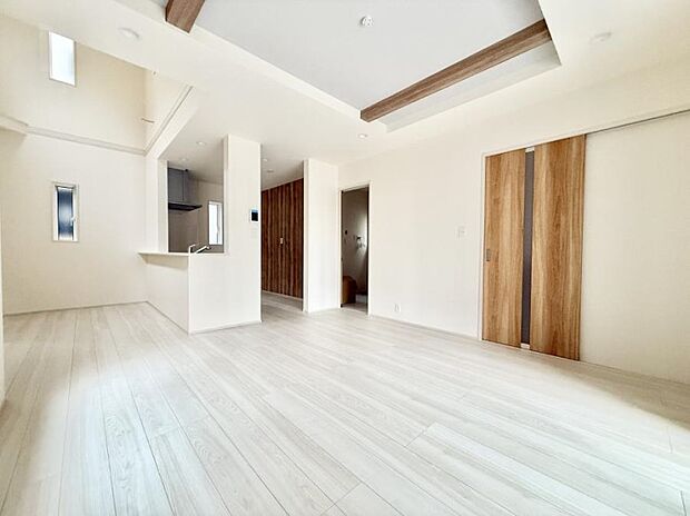 【ダイニング】■ふとした瞬間に幸せを感じる、心地よい場所