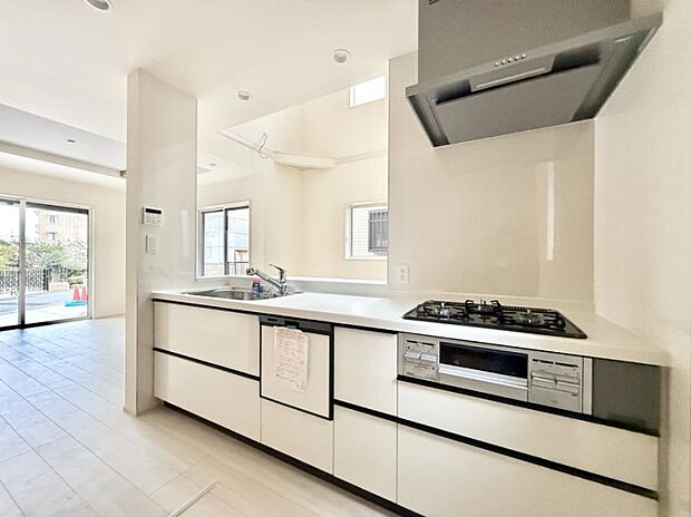 【キッチン】■シンプルで機能的、毎日使いやすいキッチン