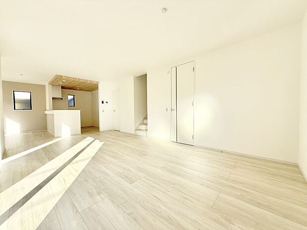 【リビングダイニング】■シンプルだけど贅沢、大切な人と過ごす心がほどける空間