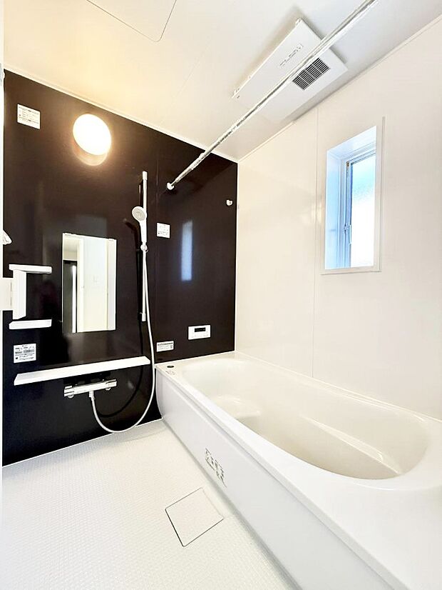 【浴室】■一日の疲れを癒す、心落ち着く空間です