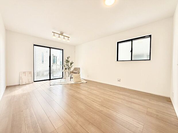 【リビング】■家族の時間を彩る、快適で癒される空間