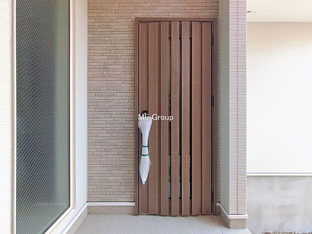 【玄関】■ 帰るたびにホッとする、安心感のある佇まい