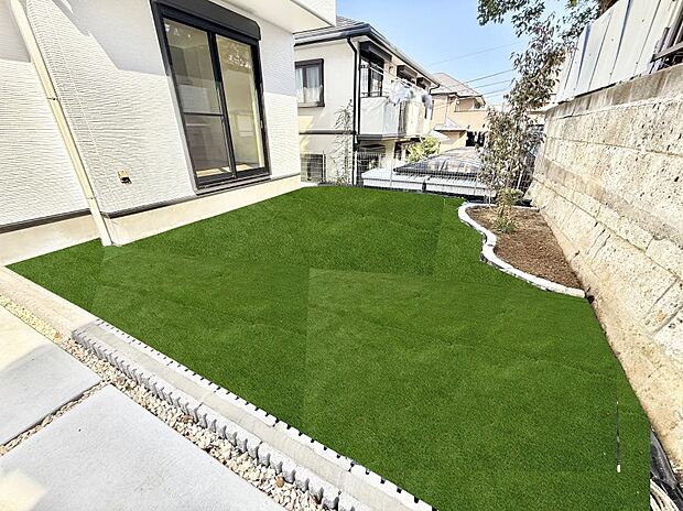 【庭】ガーデニングや家庭菜園などの趣味スペースにピッタリ※芝生はイメージです