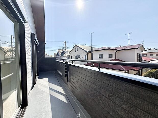 【バルコニー】■お洗濯物がよく乾く陽当たり良好のバルコニーです!