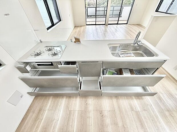 【キッチン】■アイデア広がる、クリエイティブな料理空間