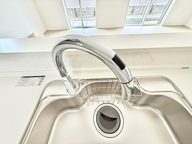 【浄水器】■清潔でおいしい水を手軽に供給してくれます