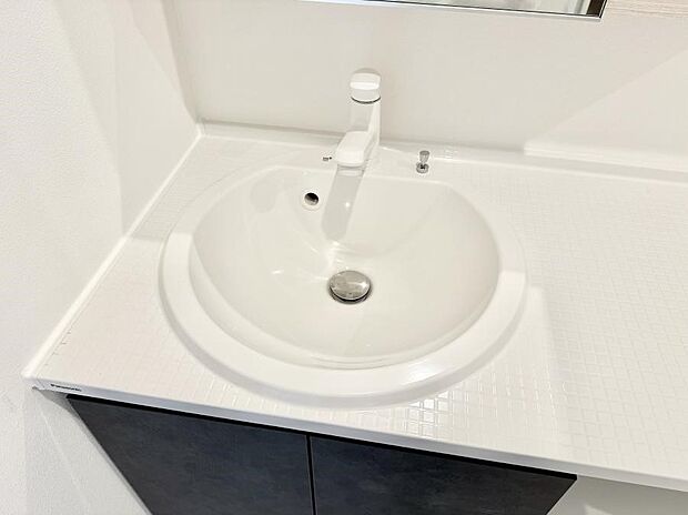 【ハンドシャワー付洗面台】■手洗いや顔を洗う時も快適に使える便利なシャワー