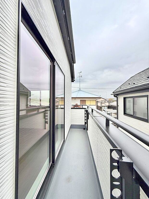 【バルコニー】■お洗濯物がよく乾く陽当たり良好のバルコニーです!