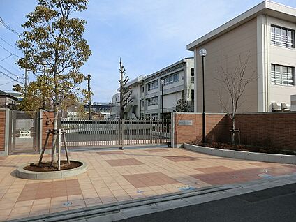 川崎市立さくら小学校 550m(7分)