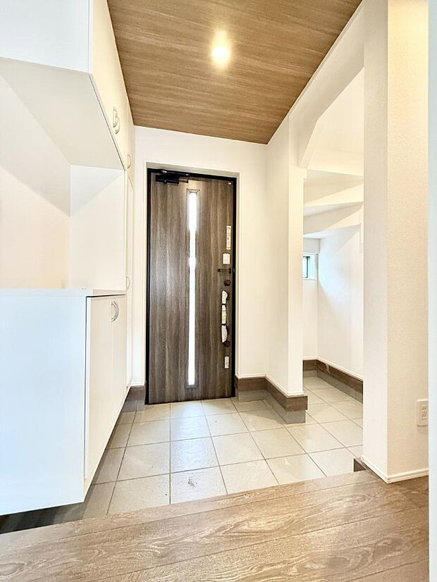 【玄関】■欲しかったシューズインクローク!雨具や三輪車、ベビーカーも置けます!