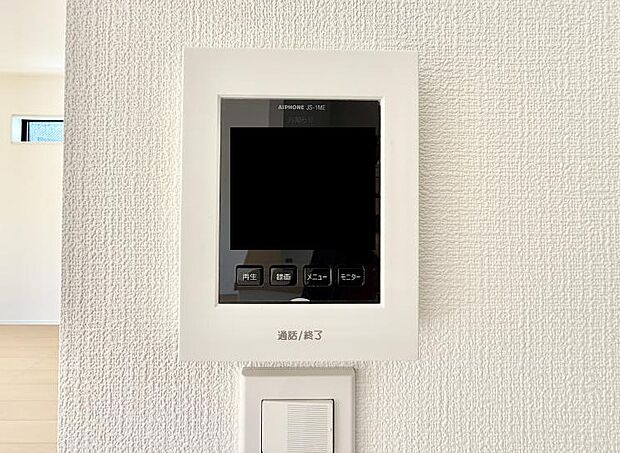 【TVモニター付インターフォン】■訪問者を確認できて安心感が増します