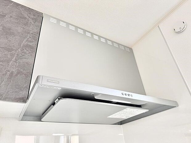 【レンジフード】■調理時の蒸気や匂いが換気扇に誘導され、効率的に排煙ができます。