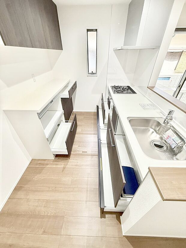 【キッチン】■使いやすさとデザインが融合した、快適なキッチン