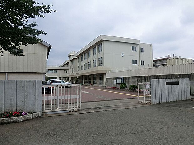 相模原市立新町中学校(約1,400m・徒歩18分)