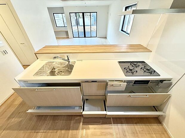 【キッチン】■アイデア広がる、クリエイティブな料理空間