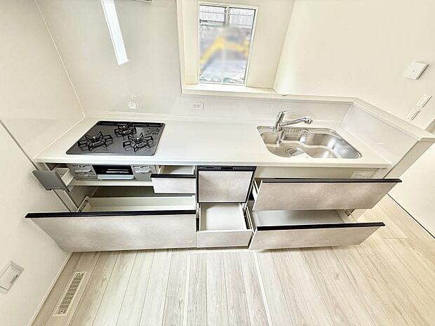 【キッチン】■シンプルで機能的、毎日使いやすいキッチン