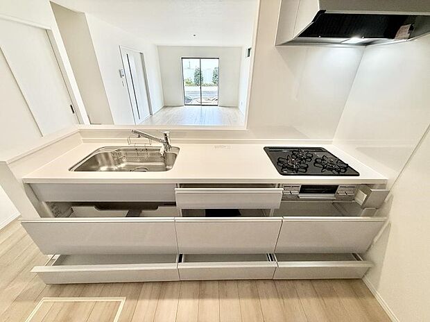 【キッチン】■収納力たっぷりの床下収納付きキッチンです