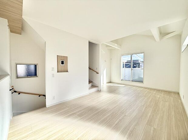 【ダイニング】■家族の笑顔があふれる、くつろぎの空間