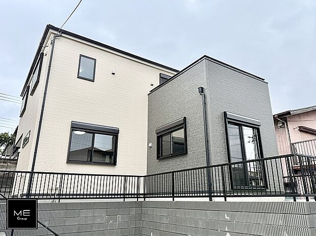 【現地外観写真】■家族みんなが笑顔で過ごせる、安心感のある住まい