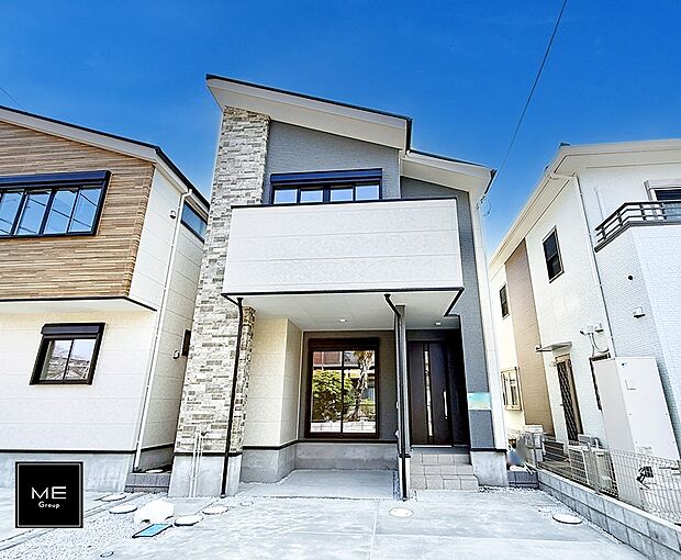 【現地外観写真】■暮らしを彩る充実した設備仕様が備わった住まい