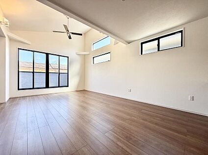 リビングダイニング