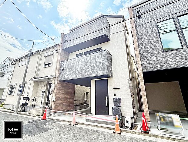 【現地外観写真】■家族みんなが笑顔で過ごせる、安心感のある住まい